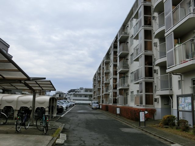 薬円台芙蓉ハイツ３Ｆ　船橋市七林町　中古マンション　南向き住戸の外観