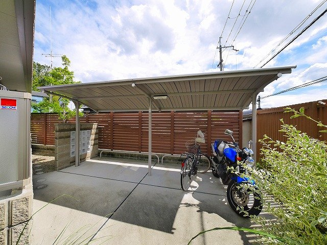 メルベーユ西松ヶ丘のその他共用部分|自転車置き場