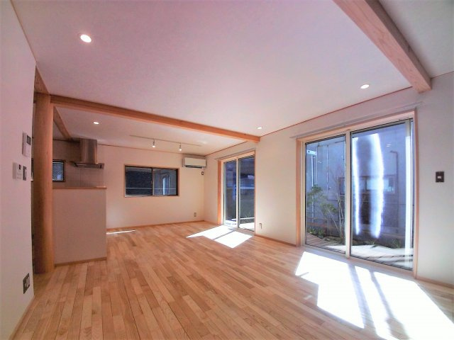 【居間・リビング】 | 小石川三丁目戸建て（小石川3-6-6） | 【小石川三丁目戸建て】