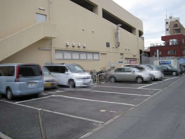 コモディイイダ月極駐車場の外観