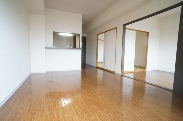 ユーロメゾン伊丹の居間・リビング