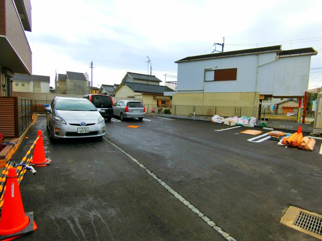 キャピタル自由ヶ丘の駐車場