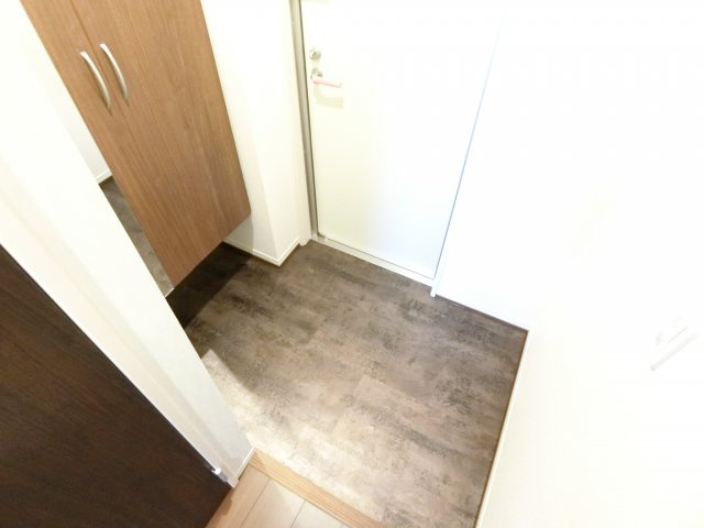 キャピタル自由ヶ丘の玄関