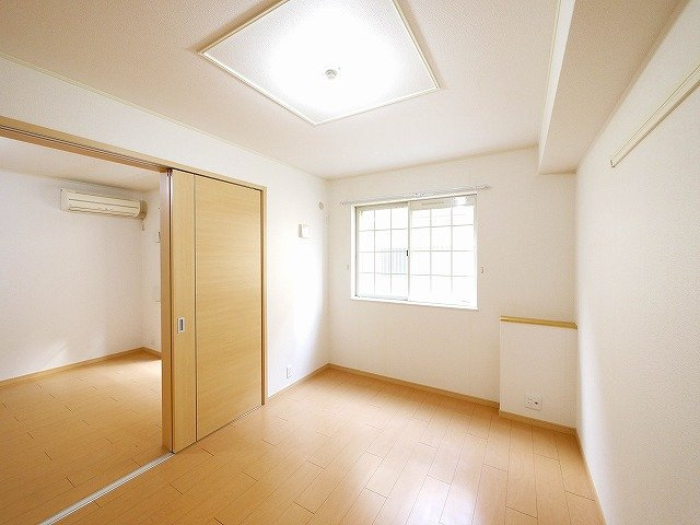 ラフィーネの洋室|広々とした洋室です