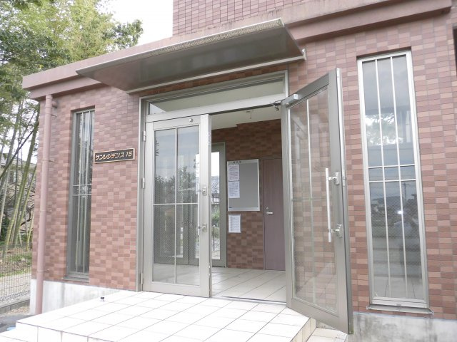 サンレジデンス15のエントランス