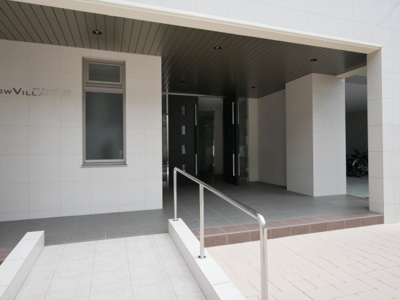 【エントランス】 | ナウヴィレッジ港 | ゆとりのあるエントランスです