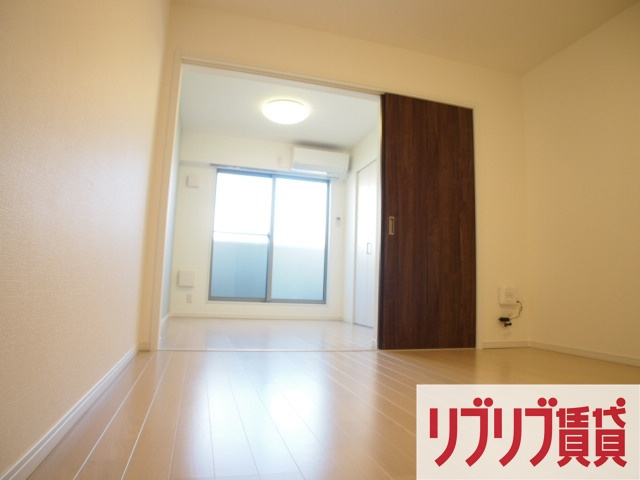 ルミエールＢ棟の居間・リビング