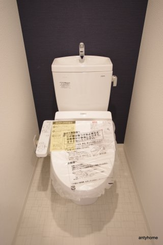 S-RESIDENCE阿波座WEST　仲介手数料無料のトイレ