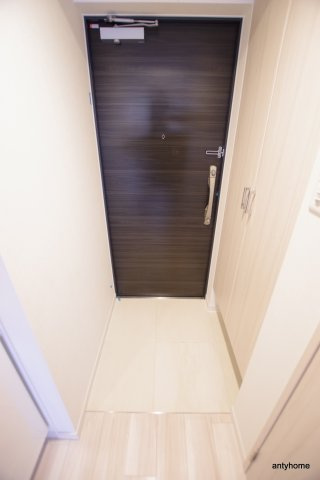 S-RESIDENCE阿波座WEST　仲介手数料無料の玄関