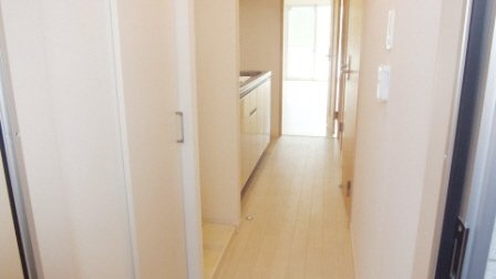 リブリ・千草の玄関|玄関から室内