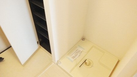 リブリ・千草のセキュリティ|下駄箱と室内洗濯機置き場