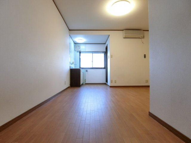 酒谷ハウスの居間・リビング