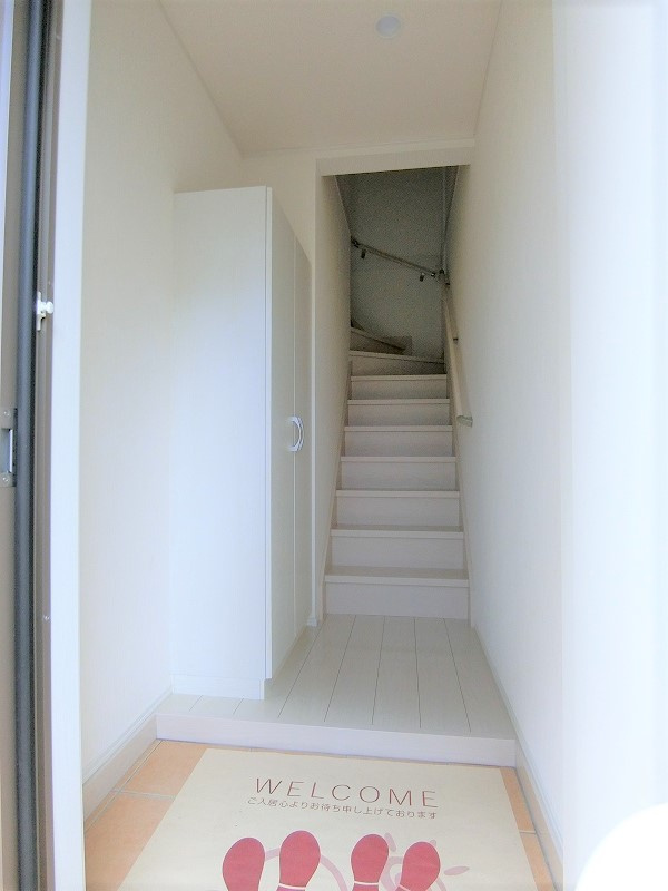 ｉ・Ｃｏｕｒｔ（アイ・コート）Bの玄関