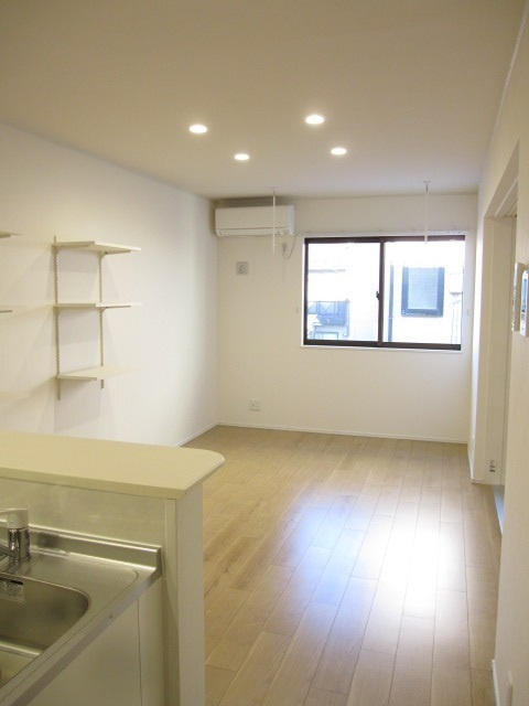 ｉ・Ｃｏｕｒｔ（アイ・コート）Bの居間・リビング