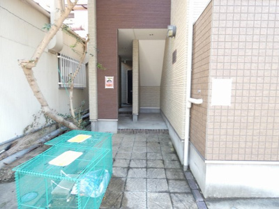 【エントランス】 | クリスタルガーデン