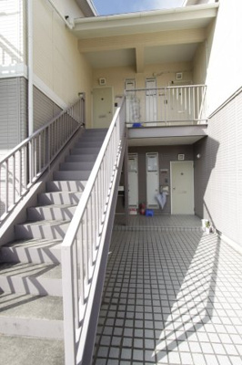 【エントランス】 | パセオ真美Ａ