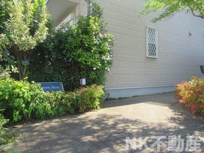 【エントランス】 | アローハイム（荒本賃貸） | 建物の内部です