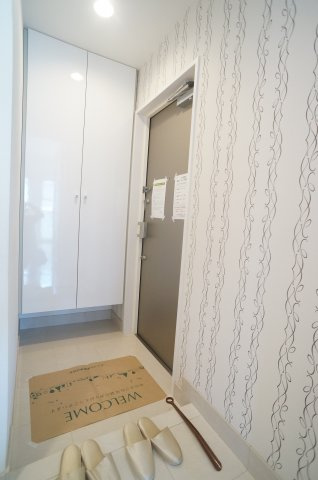CRYSTA荒牧の玄関|参考、同建物・同間取りの号室