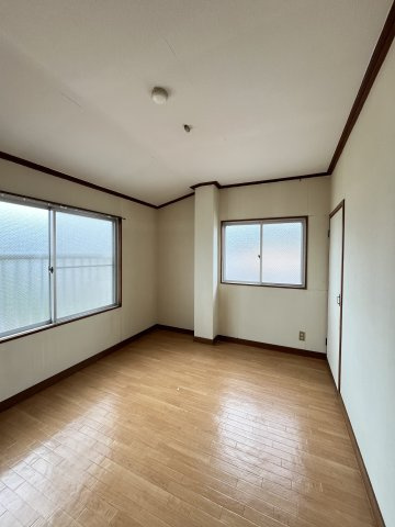 富谷マンションの洋室