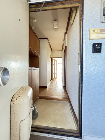 富谷マンションの玄関