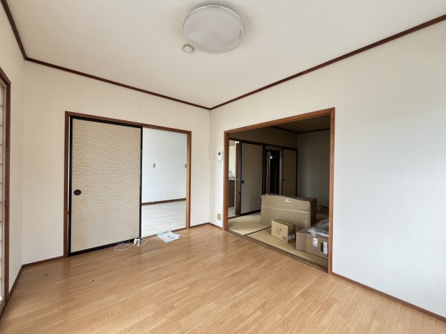富谷マンションの洋室