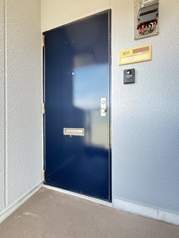 富谷マンションの玄関