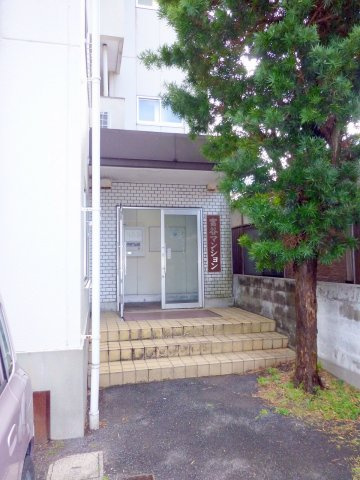 富谷マンションのエントランス