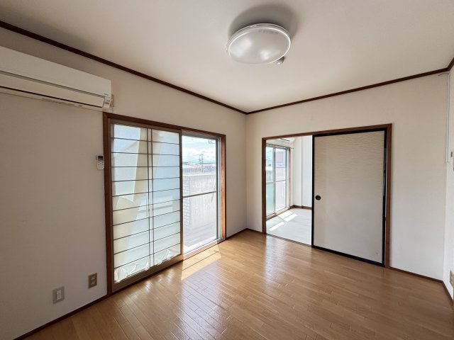 富谷マンションの洋室