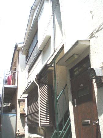 足立区足立４丁目のアパート