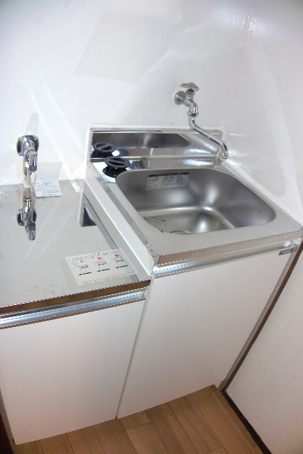 足立区足立４丁目のアパートのキッチン