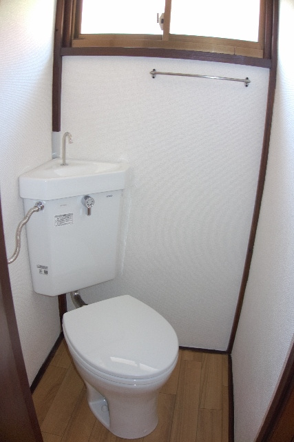 足立区足立４丁目のアパートのトイレ