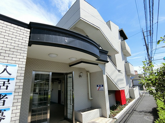 インターメディアハイツの外観