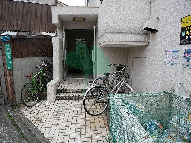 ファッショナルベアー2番館のエントランス