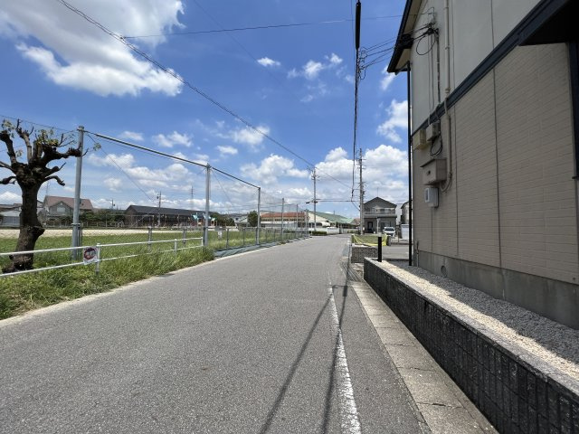 パークビレッジAの周辺|接面道路、建物西側