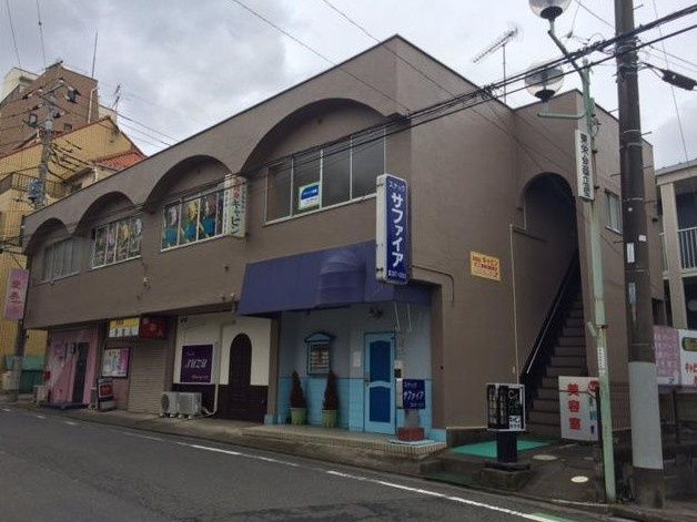 小川ビルの外観