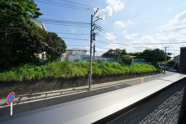 保土ヶ谷区仏向町 全３棟新築戸建て【成約】の展望|緑豊かな住環境をご堪能下さい。