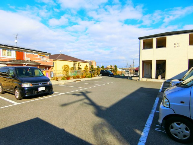 サンライズの駐車場