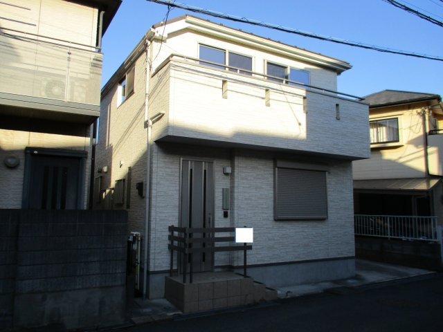 八千代市萱田　中古戸建　平成２６年築の築浅戸建ての外観