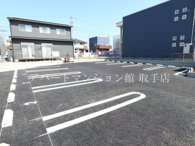 ラフレシールの駐車場