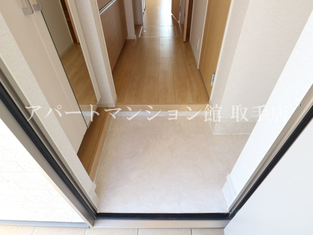 ラフレシールの玄関