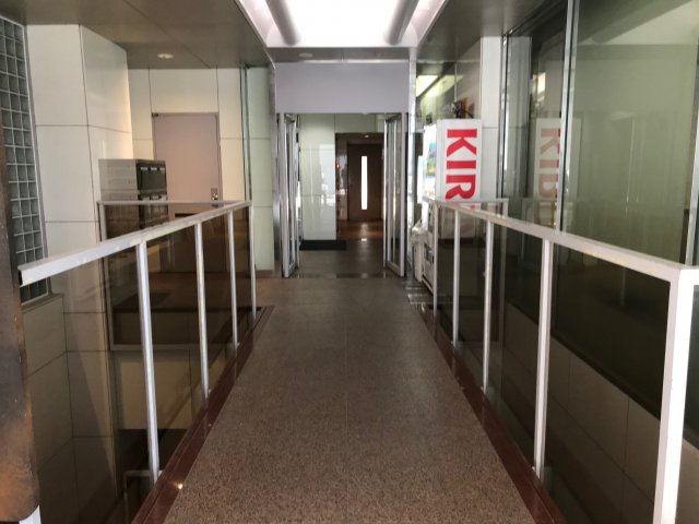 明海京橋ビルのエントランス