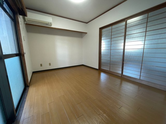 【寝室】 | 尾関ハイツ | ※同建物別室参考写真