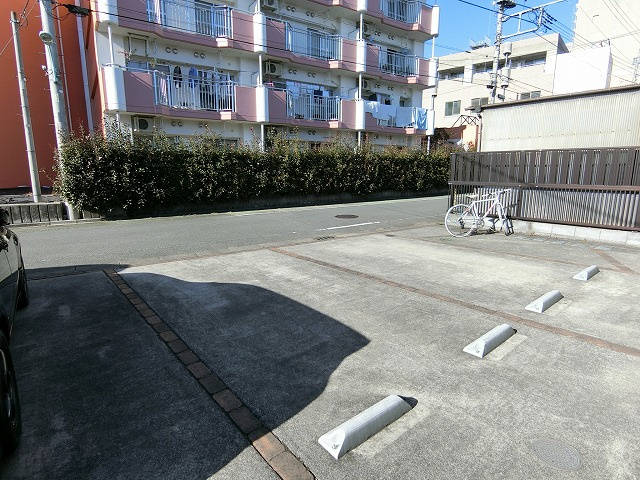 サニーコート桧木Ｊの駐車場