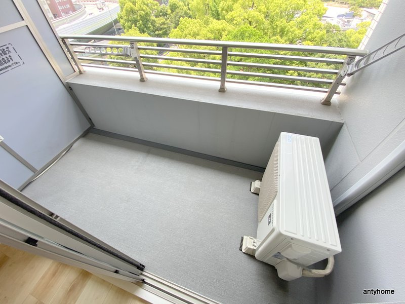 クルーヴェルチュ扇町公園　仲介手数料無料のバルコニー