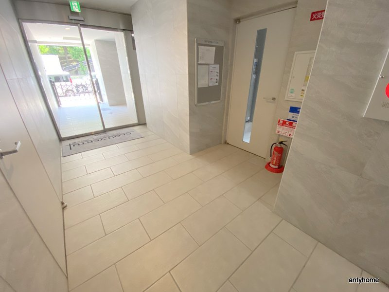 クルーヴェルチュ扇町公園　仲介手数料無料のロビー