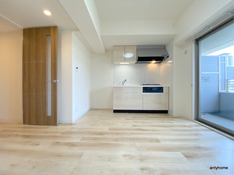 クルーヴェルチュ扇町公園　仲介手数料無料の居間・リビング