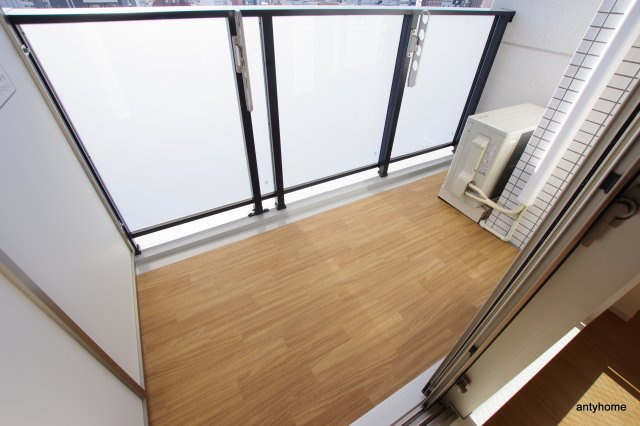 レオンコンフォート阿波座西　仲介手数料無料のバルコニー