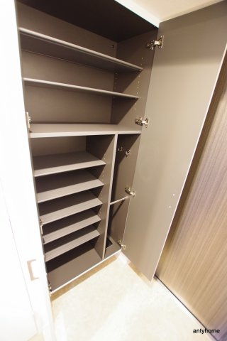 レオンコンフォート阿波座西　仲介手数料無料の収納