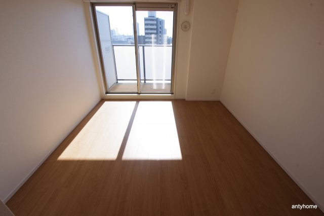 レオンコンフォート阿波座西　仲介手数料無料の洋室