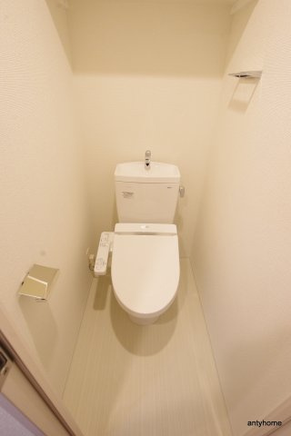 レオンコンフォート阿波座西　仲介手数料無料のトイレ